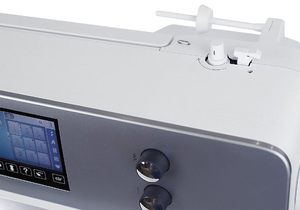Компьютерная швейная машина Bernina 740